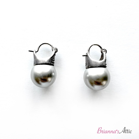 High quality British made sterling silver 925A and Pearl Earring - Picture 1 of 8
